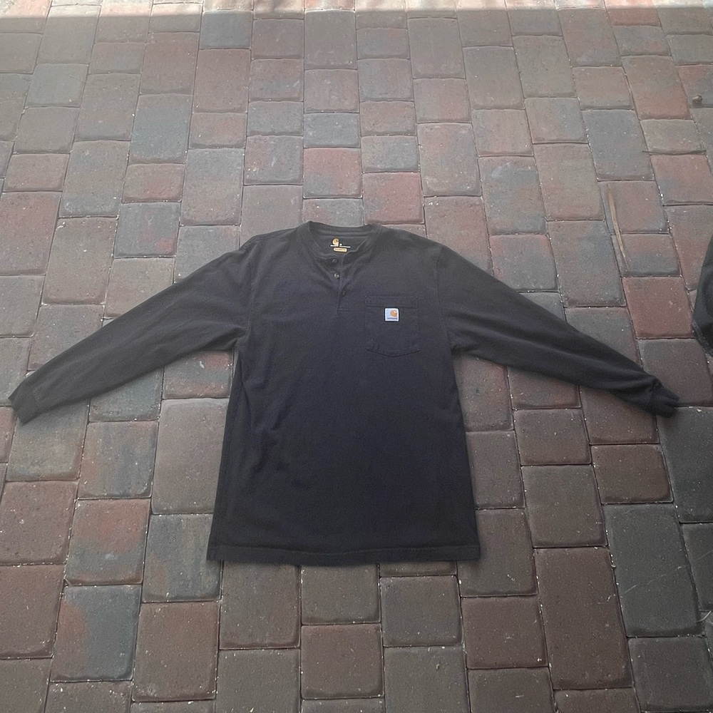 Carhartt long sleeve in black